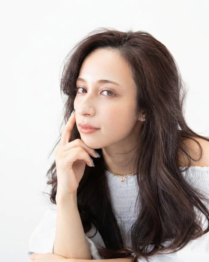 白髪染め世代の大人の女性